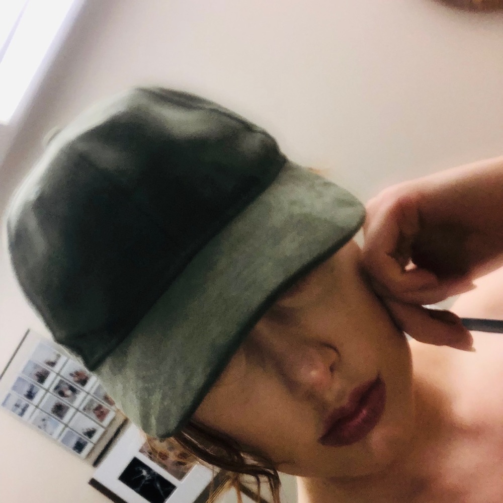 Baseball cap - Picture 2 of 4